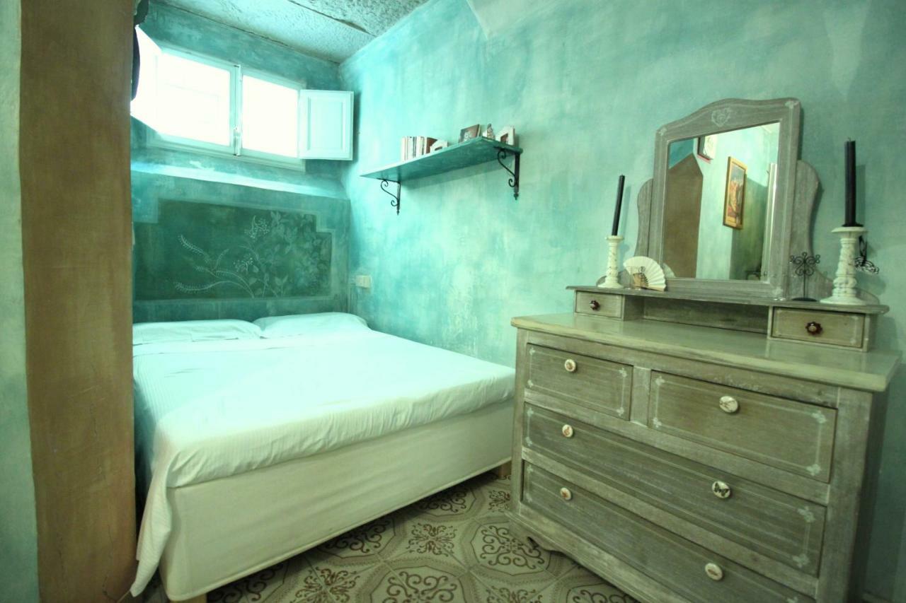 Hand Decorated House With Court フィレンツェ エクステリア 写真