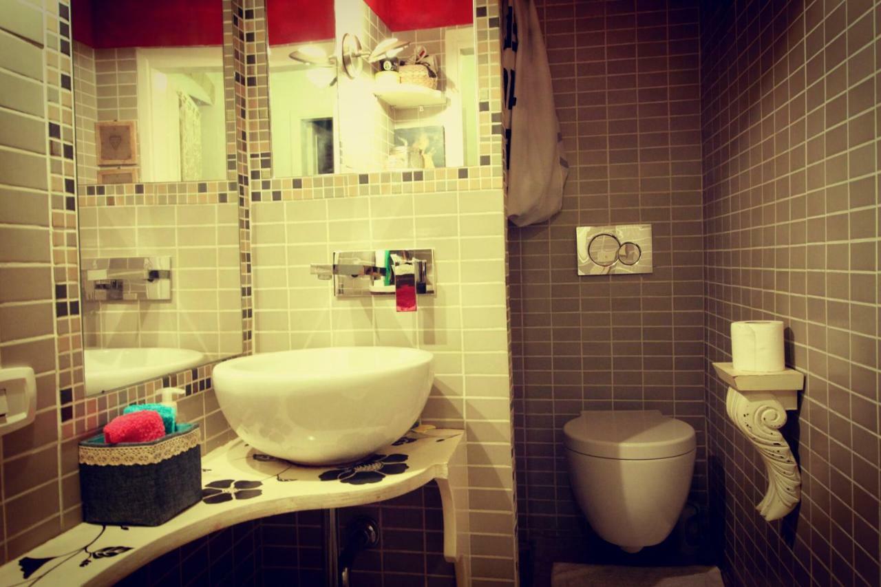 Hand Decorated House With Court フィレンツェ エクステリア 写真